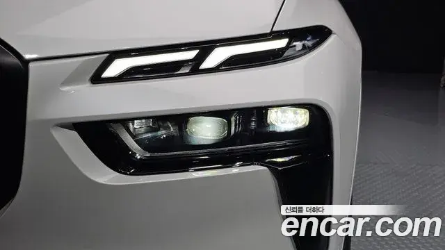BMW X7 2025 — Photo 23/29