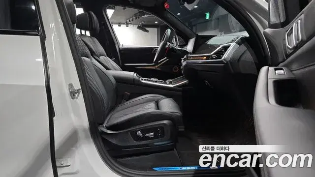 BMW X7 2025 — Photo 22/29