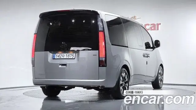 Hyundai Staria 2025 — ფოტო 3/33