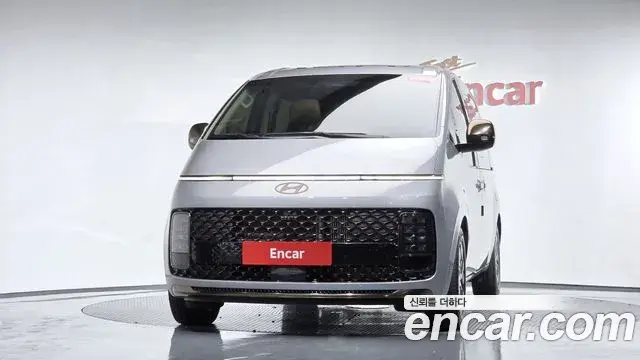 Hyundai Staria 2025 — ფოტო 4/33