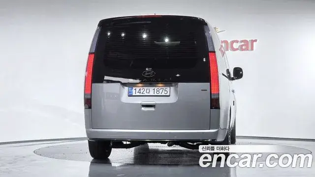 Hyundai Staria 2025 — ფოტო 12/33