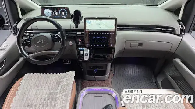 Hyundai Staria 2025 — ფოტო 6/33