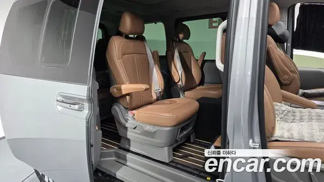 Hyundai Staria 2025 — ფოტო 23/33