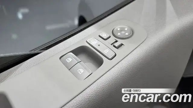 Hyundai Staria 2025 — ფოტო 33/33
