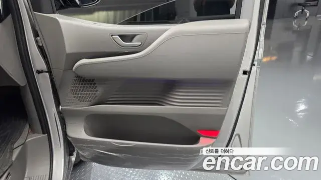 Hyundai Staria 2025 — ფოტო 19/33