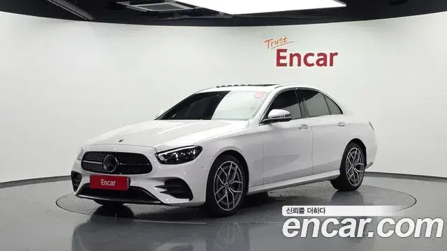 Mercedes-Benz E-Class 2021 — Фото 1/20