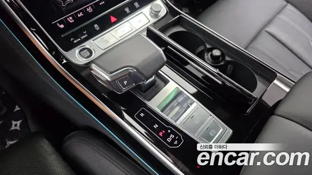 Audi A8 2021 — Фото 9/20