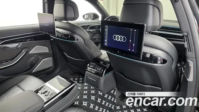 Audi A8 2021 — Фото 17/20