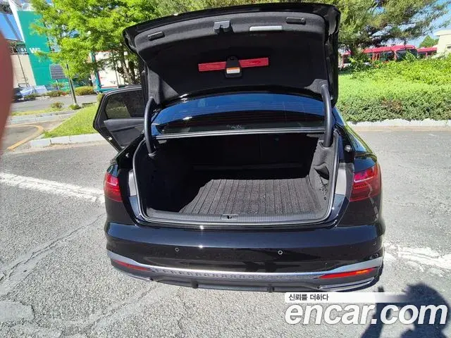Audi A4 2023 — Photo 18/20