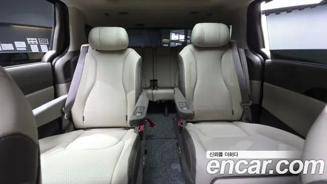 Kia Carnival 2025 — Photo 16/20