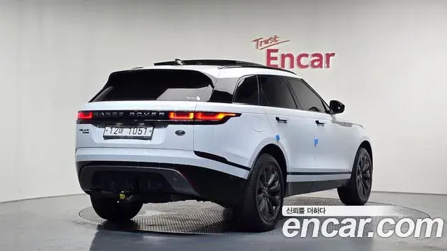 Land Rover Range Rover Velar 2019 — Photo 28/34