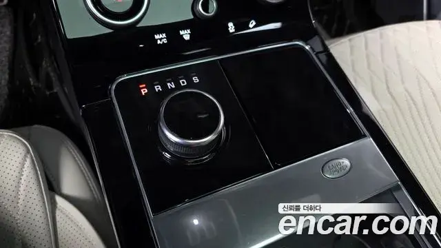 Land Rover Range Rover Velar 2019 — Photo 26/34