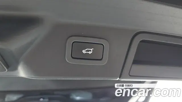 Land Rover Range Rover Velar 2019 — Photo 1/34