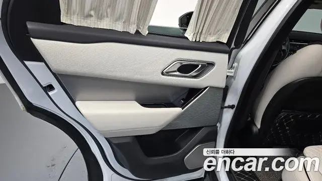 Land Rover Range Rover Velar 2019 — Photo 29/34