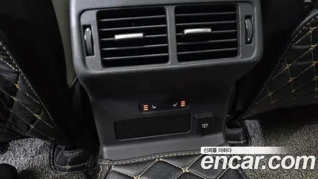 Land Rover Range Rover Velar 2019 — Photo 15/34