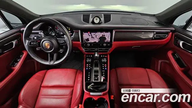 Porsche Macan 2023 — Photo 2/35
