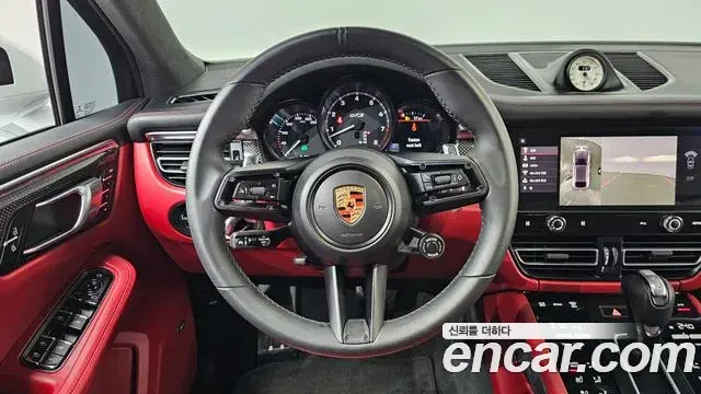 Porsche Macan 2023 — Photo 11/35