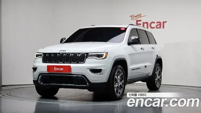 Jeep Grand Cherokee 2019 — Фото 1/20