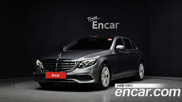 Mercedes-Benz E-Class 2019 — Фото 1/20