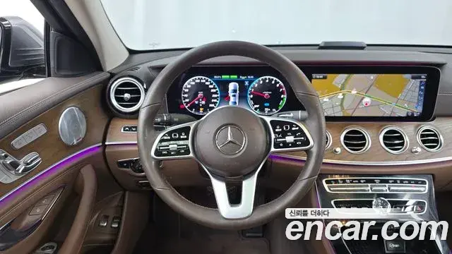 Mercedes-Benz E-Class 2019 — Фото 13/20