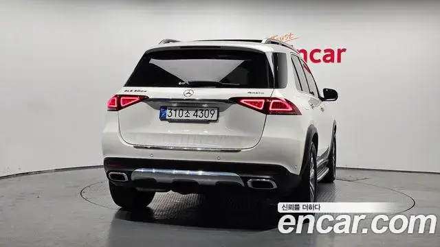Mercedes-Benz GLE-Class 2022 — Photo 4/20