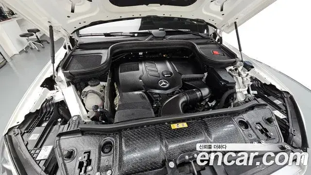 Mercedes-Benz GLE-Class 2022 — Photo 6/20
