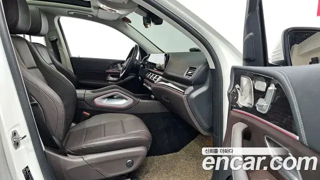 Mercedes-Benz GLE-Class 2022 — Photo 11/20