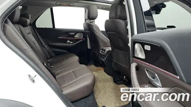Mercedes-Benz GLE-Class 2022 — Photo 12/20