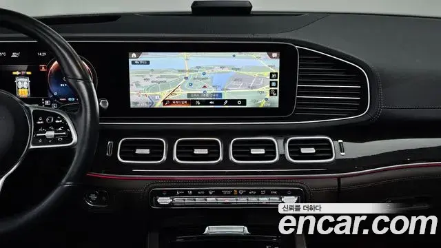 Mercedes-Benz GLE-Class 2022 — Photo 15/20