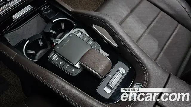 Mercedes-Benz GLE-Class 2022 — Photo 17/20