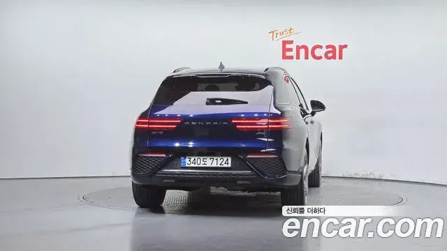 Genesis GV70 2022 — ფოტო 8/20