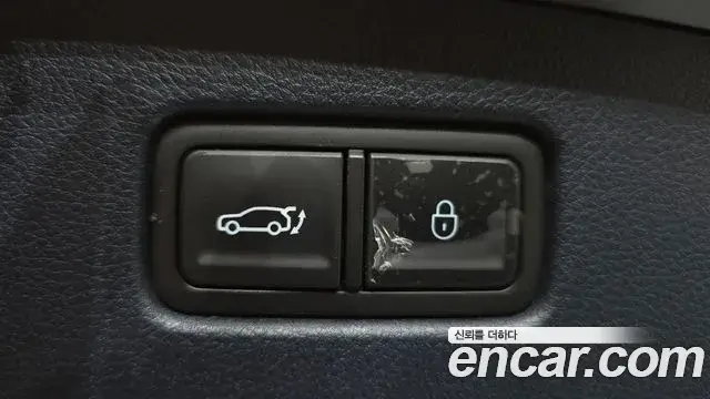 Genesis GV70 2022 — ფოტო 15/20