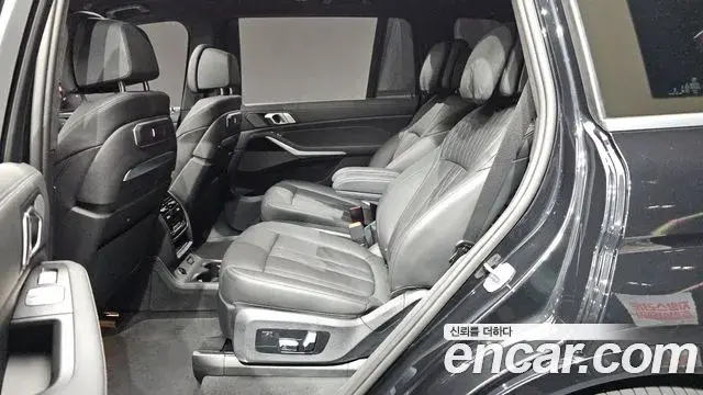 BMW X7 2024 — Şəkil 18/37