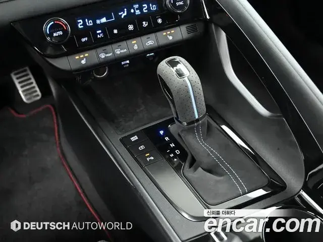 Hyundai The New Avante Hybrid 2022 — Photo 10/20