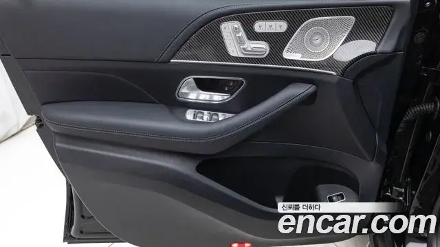 Mercedes-Benz GLE-Class 2025 — Photo 18/20