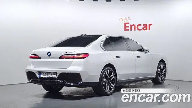 BMW 7 Series 2025 — ფოტო 20/20