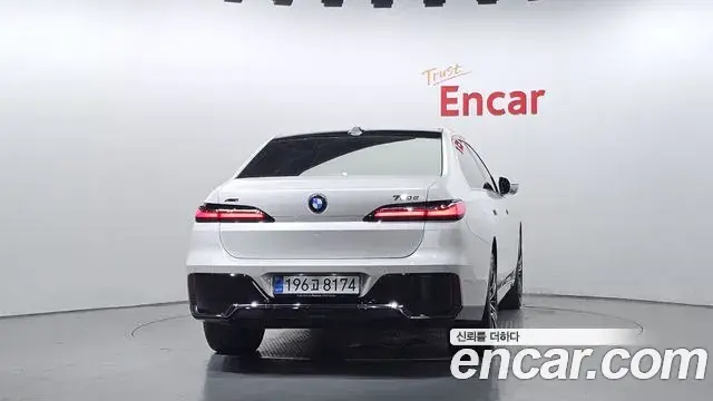 BMW 7 Series 2025 — ფოტო 7/20