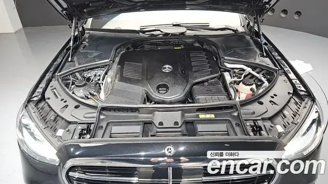 Mercedes-Benz S-Class 2022 — Photo 18/20