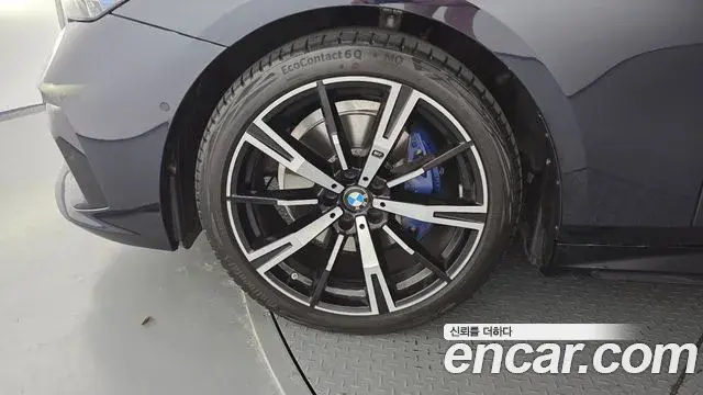 BMW 5 Series 2024 — Photo 7/20