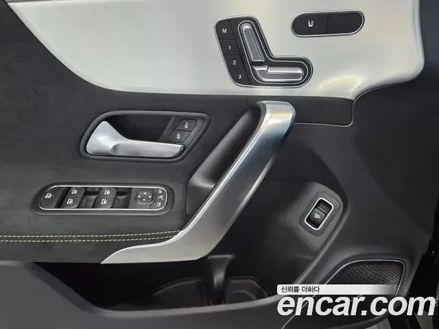 Mercedes-Benz CLA-Class 2025 — Фото 13/20