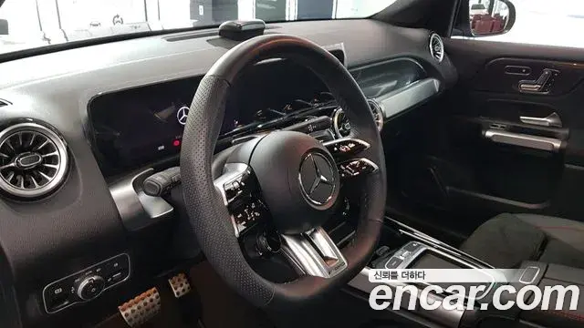 Mercedes-Benz GLB-Class 2025 — Фото 12/17