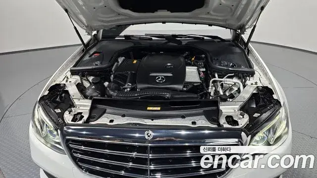 Mercedes-Benz E-Class 2018 — Фото 6/20