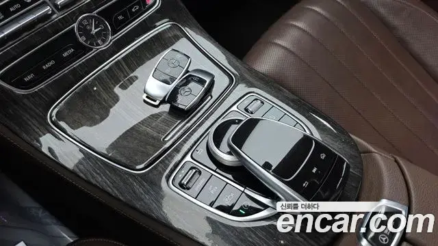 Mercedes-Benz E-Class 2018 — Şəkil 13/33