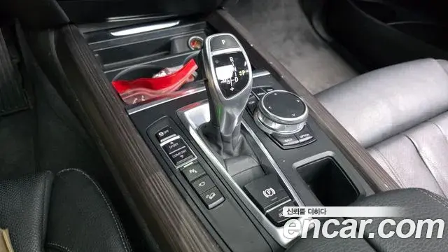 BMW X5 2018 — Şəkil 12/38