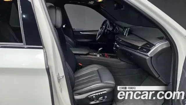 BMW X5 2018 — Şəkil 10/38