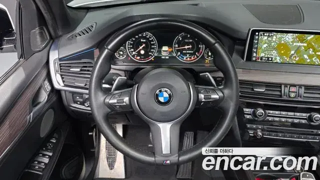 BMW X5 2018 — Şəkil 25/38