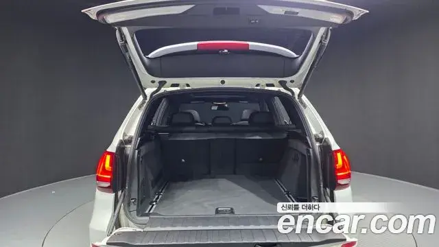 BMW X5 2018 — Şəkil 32/38