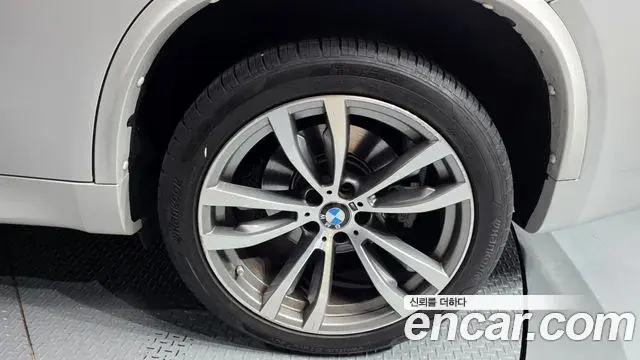 BMW X5 2018 — Şəkil 22/38
