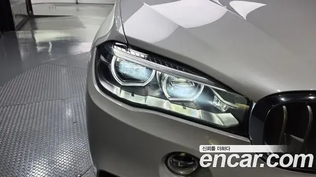 BMW X5 2018 — Şəkil 36/38