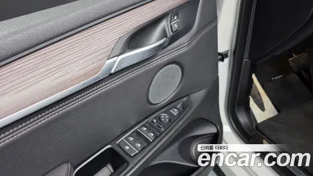 BMW X5 2018 — Şəkil 23/38